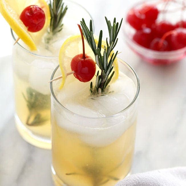 Rosemary Collins: A Festive Twist on the Classic Tom Collins